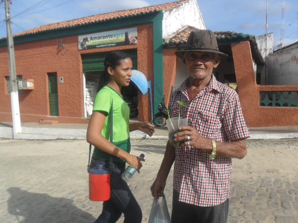 Dia da Árvore: alunos da Escola Pitágoras e do Colégio Pitágoras II participam de passeata 9 SAM_9328