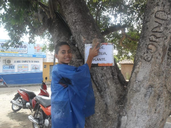 Dia da Árvore: alunos da Escola Pitágoras e do Colégio Pitágoras II participam de passeata 11 SAM_9335