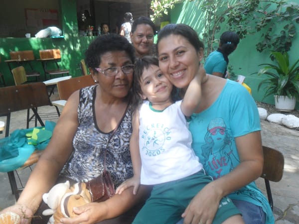 Dia da Árvore: alunos da Escola Pitágoras e do Colégio Pitágoras II participam de passeata 29 SAM_9393