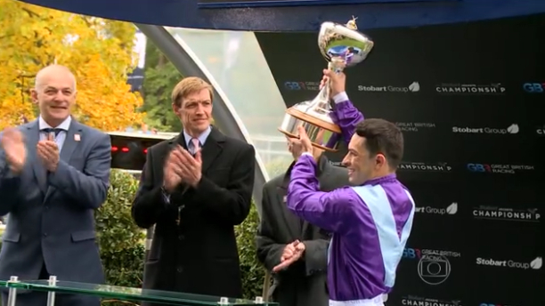 Franciscoense Silvestre de Sousa, mais novo campeão mundial de Turfe 70 silvestre trofeu
