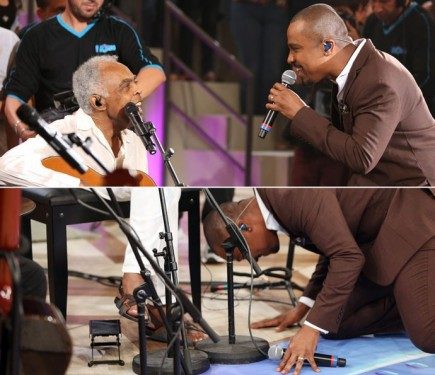 alexandre-pires-beija-os-pes-de-gilberto-gil-no-altas-horas