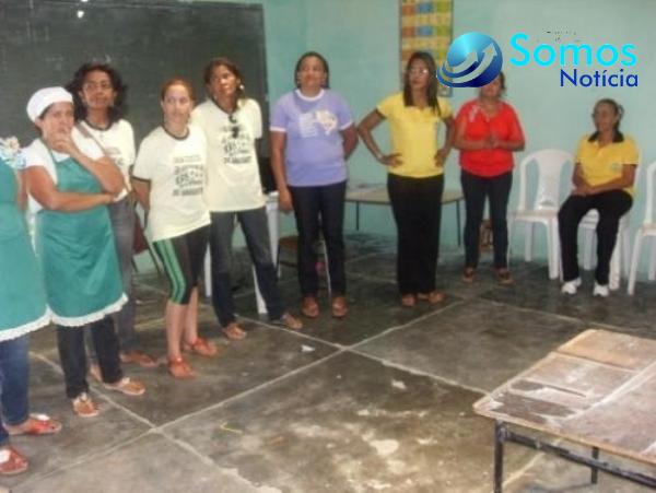 Dona Eva3f00c3400bf18bd2ae5b1de04945aee0