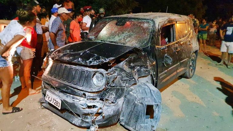 Dois homens são mortos a tiros em carro de luxo durante  perseguição no Piauí