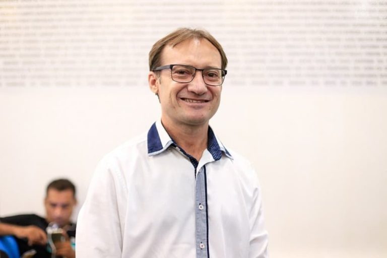 Prefeito de Massapê do Piauí permanece internado com Covid-19
