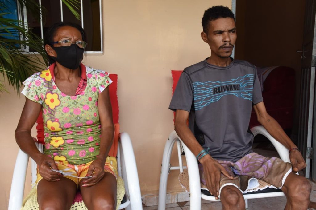 Mãe pedindo ajuda para o filho comove população de Amarante
