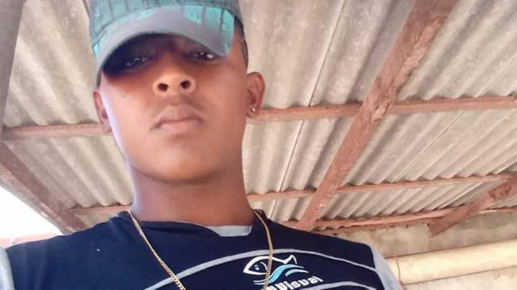 Estudante de 19 anos morre em acidente ao voltar da casa da namorada em José de Freitas