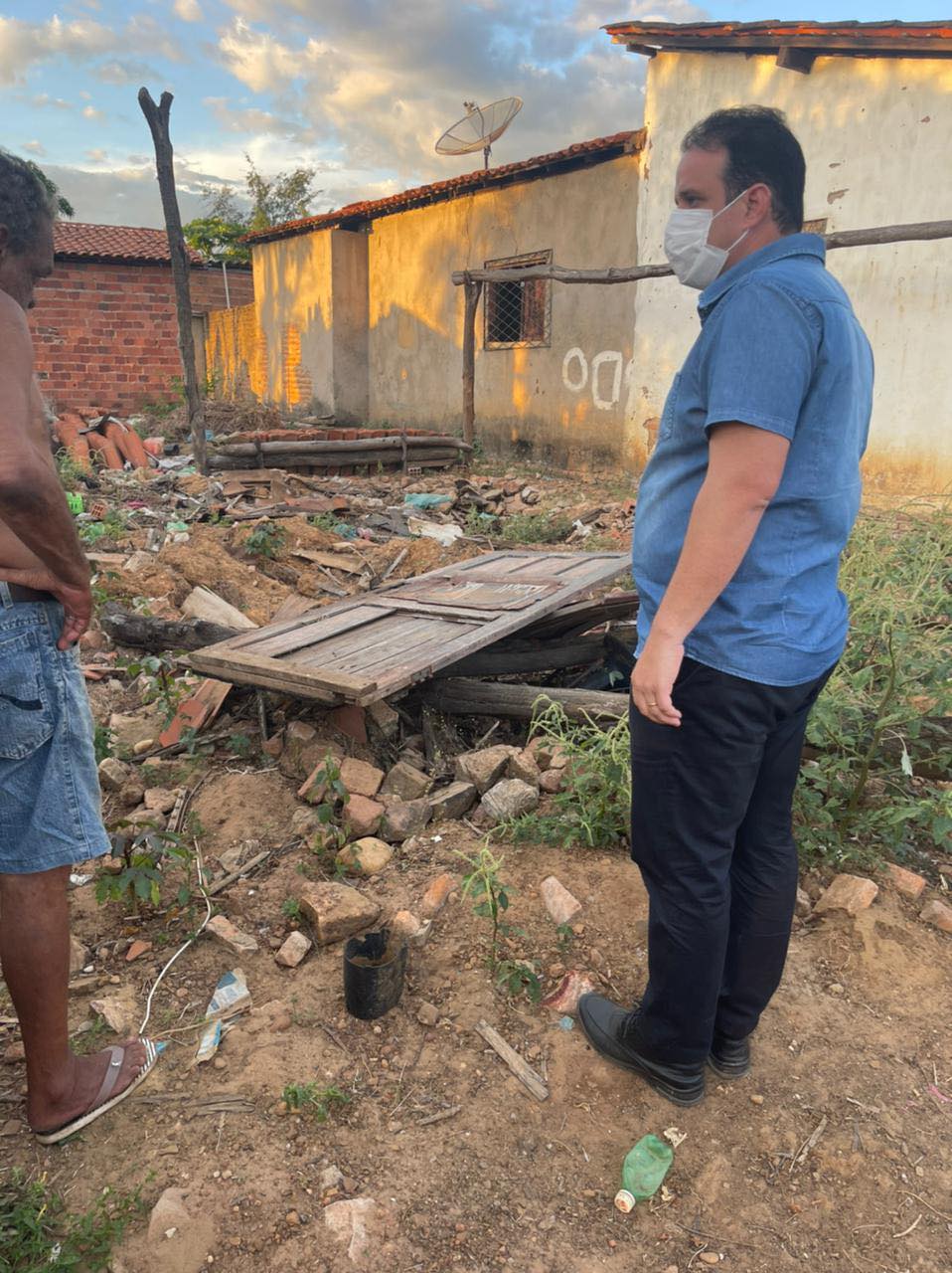Prefeito Diego Teixeira vai entregar casa a morador de Amarante; imóvel desabou no período chuvoso
