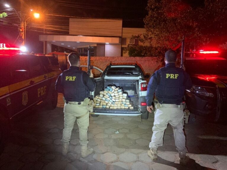 Durante fiscalização, PRF apreende 72 tabletes de maconha em Bom Jesus