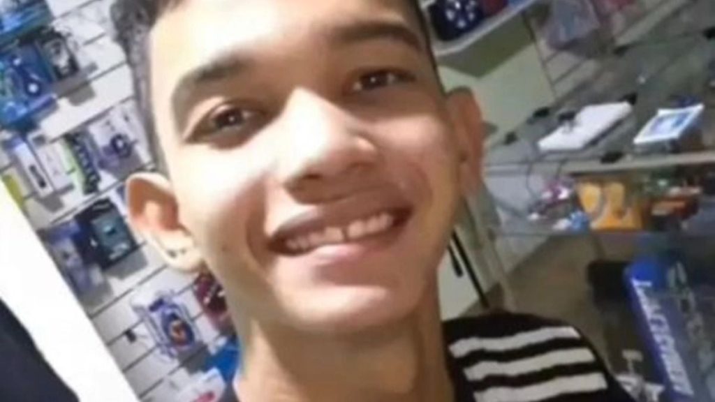 Jovem morre eletrocutado durante instalacao de rede de internet em Nazaria