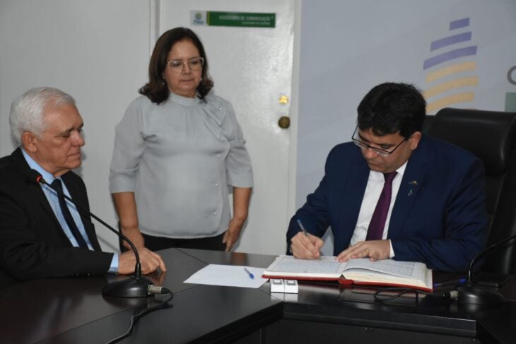 Governador viaja para inaugurar escritórios da Investe Piauí em Portugal e na Estônia