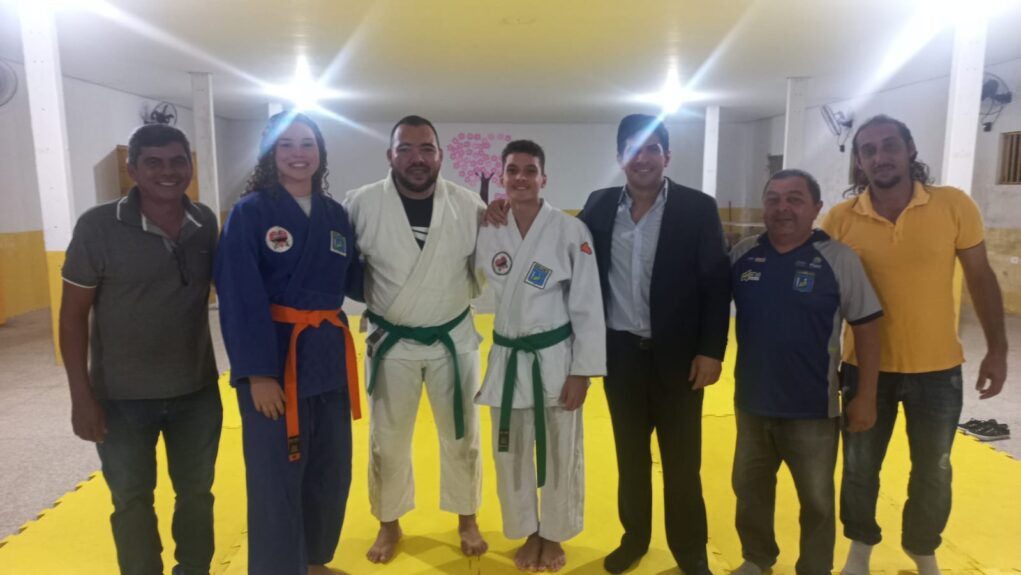 Promotoria de São Francisco do MA entrega material a alunos do projeto Judocas do Amanhã