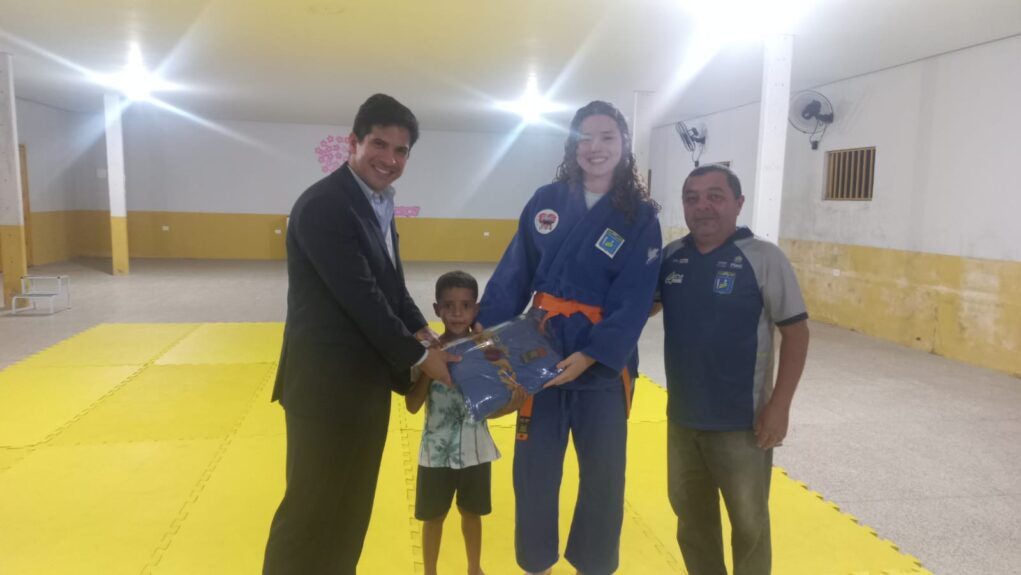 Promotoria de São Francisco do MA entrega material a alunos do projeto Judocas do Amanhã