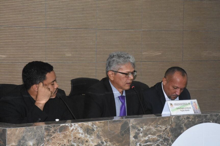 Os vereadores realizaram a sessão apresentando requerimentos, projetos e ainda debateram temas e deixaram homenagens às mulheres.