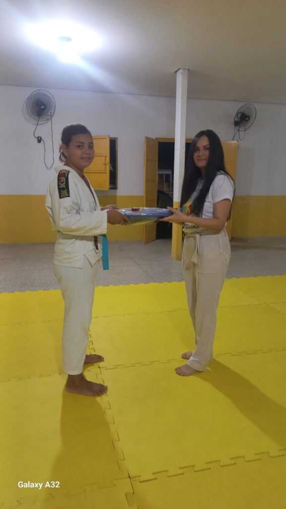 Projeto social promove entrega de kimonos e inclusão de crianças autistas em São Francisco do MA