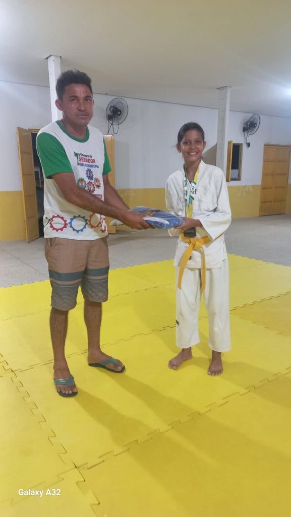 Projeto social promove entrega de kimonos e inclusão de crianças autistas em São Francisco do MA