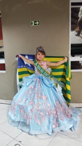 Jovem estrela de Amarante: Maria Cecília vence concurso Mini Miss Oficial, em Curitiba