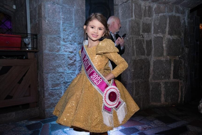Jovem estrela de Amarante: Maria Cecília vence concurso Mini Miss Oficial, em Curitiba