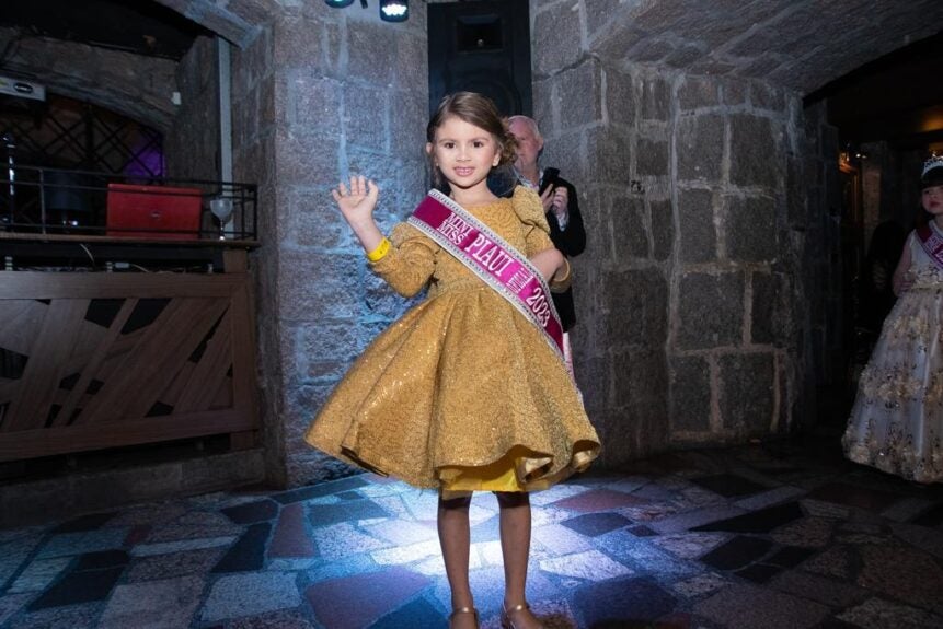 Jovem estrela de Amarante: Maria Cecília vence concurso Mini Miss Oficial, em Curitiba