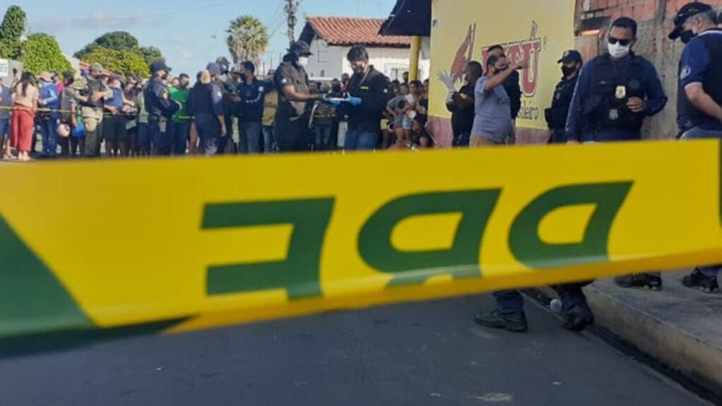 Acusados de matar irmãos vão ao Tribunal do Júri 3 acusados de matar irmaos em frente a velorio vao ao tribunal do juri