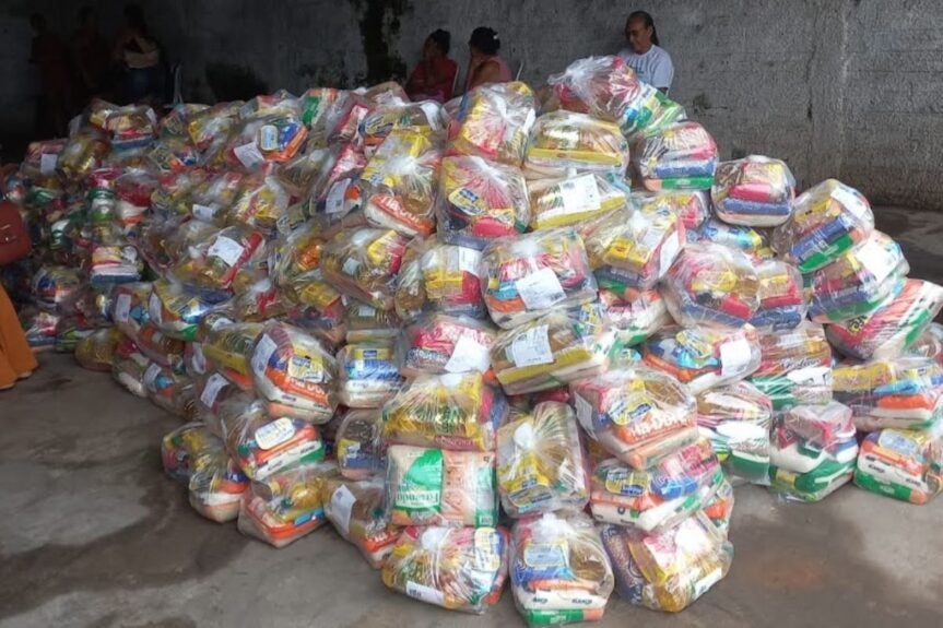 Prefeitura de São Francisco do Maranhão começa a distribuir mais de 4 mil cestas básicas e peixes 2 Prefeitura de São Francisco do Maranhão inicia distribuição de cestas básicas e peixes à população