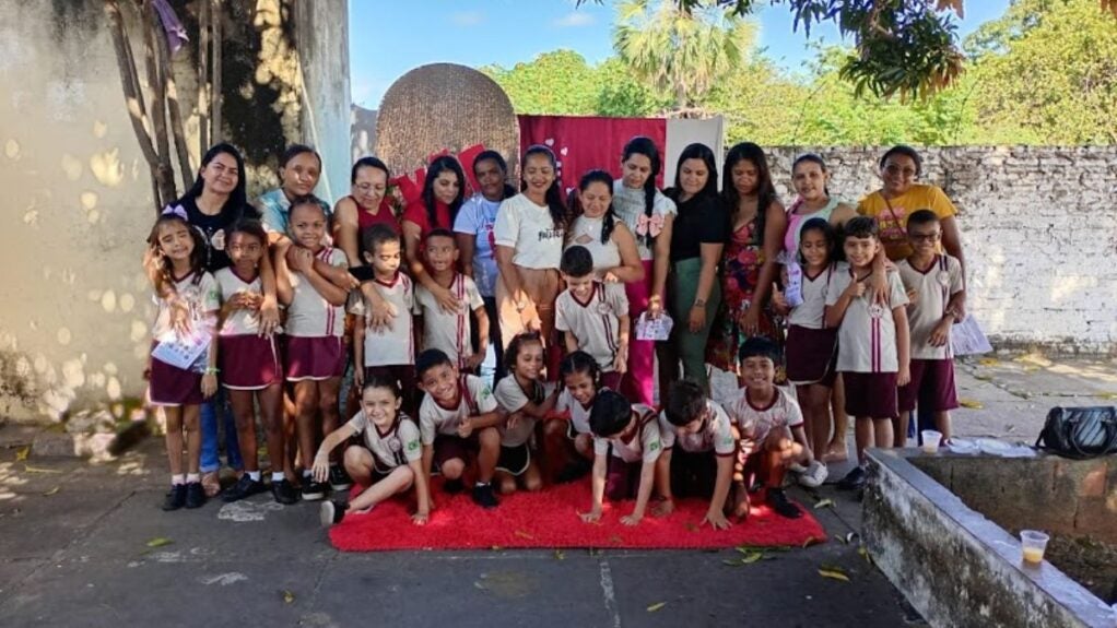 Projeto de leitura culmina com festa em homenagem às mães no Educandário Menino Jesus 6 Projeto de leitura culmina com festa em homenagem às mães no Educandário Menino Jesus