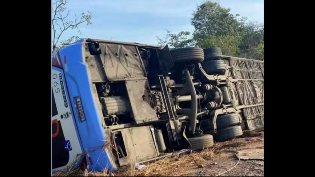 Acidente de ônibus deixa dois mortos em Santa Quitéria, no Maranhão 6 acidente no maranhao