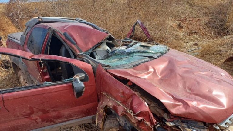 Idoso morre em acidente de carro na BR 135, em Monte Alegre do Piauí