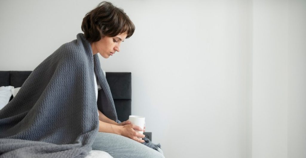 Qual é a diferença entre hipertermia e febre?