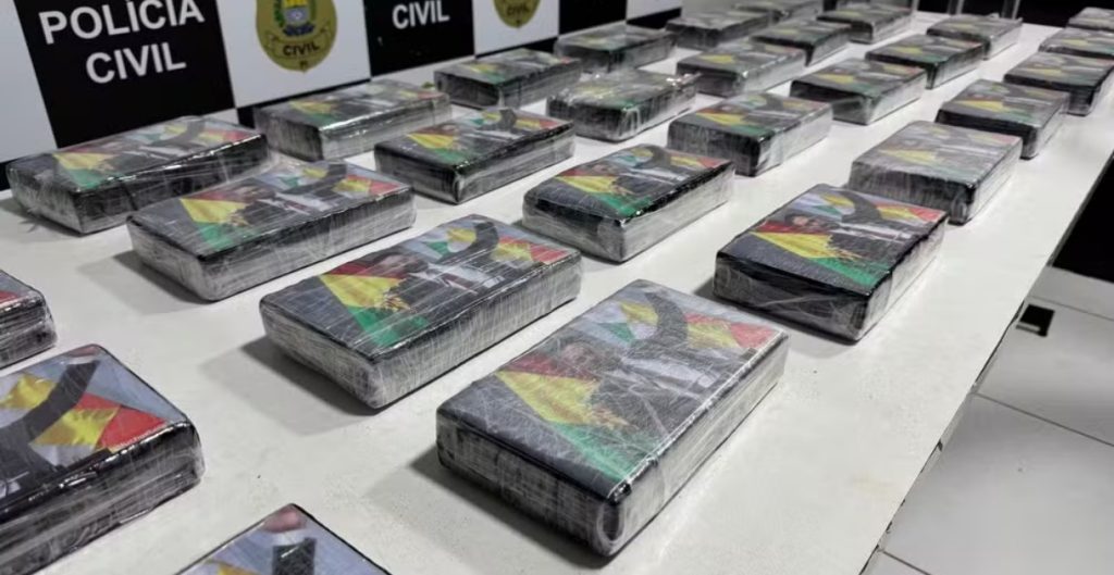 Estudante de Enfermagem é preso com R$ 3,5 milhões em cocaína no Piauí 1 Estudante de Enfermagem preso com R$ 3,5 mi em cocaína no PI