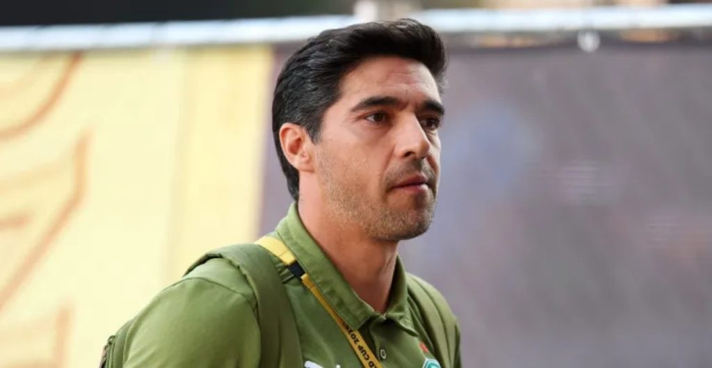 Abel Ferreira Filadelfia Tecnico do Palmeiras em campo na Filadelfia