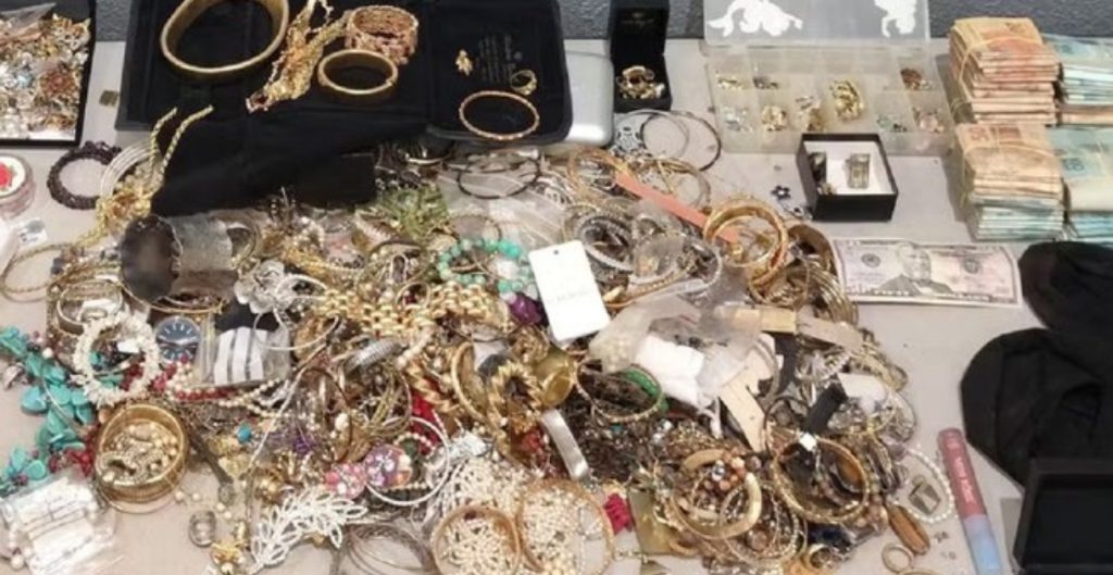 Grupo armado leva mais de R$ 1 milhão durante assalto a idosos em Jardinópolis, interior de SP 1 Roubo Jardinópolis
