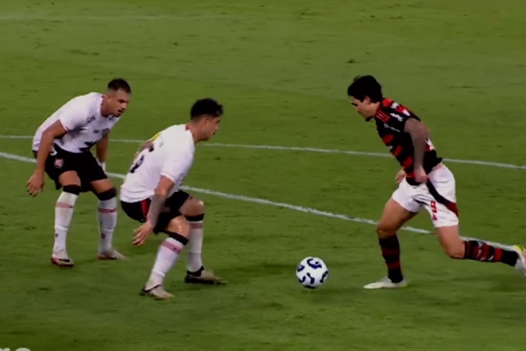 Arrascaeta brilha com dois passos decisivos na goleada de 8 x 0 do Flamengo contra o Vitória 1 Participação de Arrascaeta na goleada