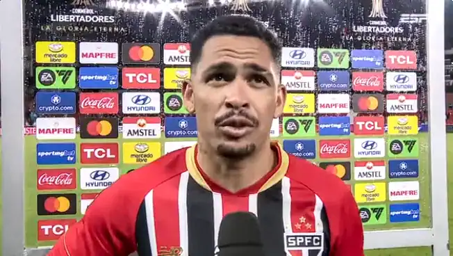 Luciano gol perdido contra LDU derrota do São Paulo