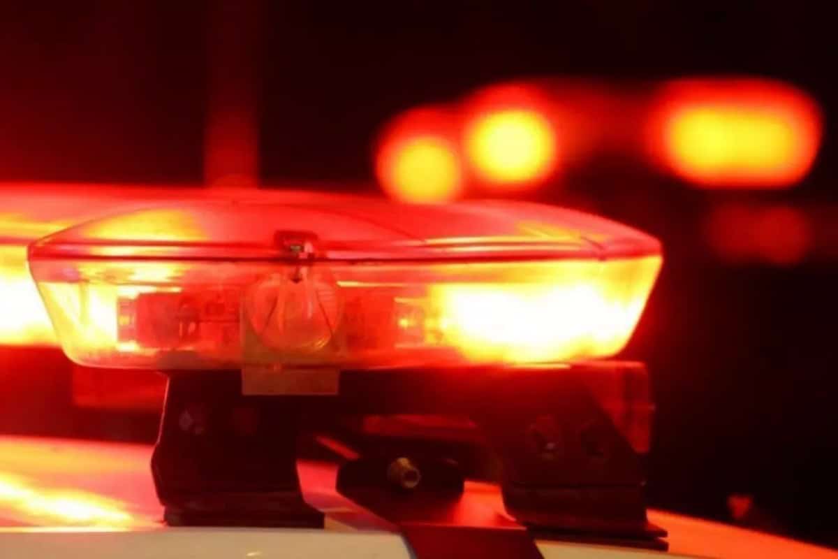 Operação nacional prende suspeitos e cumpre mandados em 17 estados por conteúdos digitais de violência extrema 1 Policiais cumprindo mandados de busca e apreensão durante operação nacional contra violência digital e exploração sexual de crianças em 17 estados brasileiros