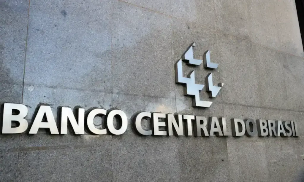 Vista frontal da sede do Banco Central do Brasil em Brasília.