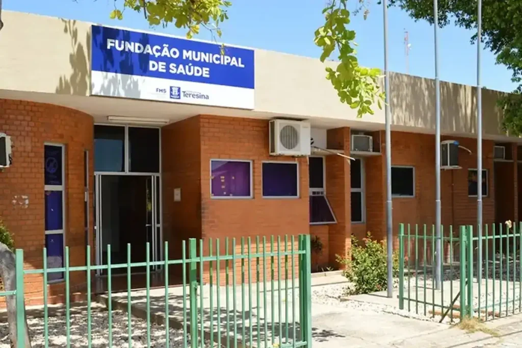 Fachada da Fundação Municipal de Saúde (FMS) em Teresina
