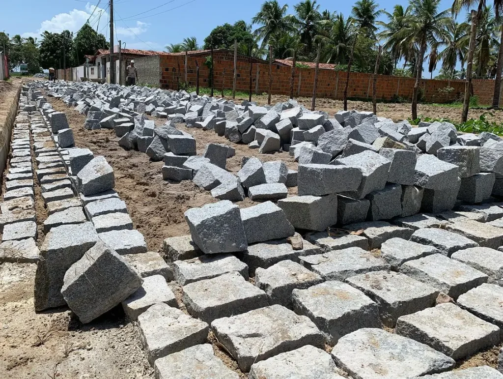 Ruas de Amarante, Piauí, recebendo pavimentação em paralelepípedo