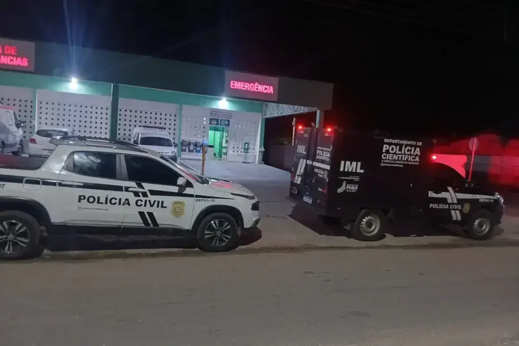 Viaturas da Polícia Militar em Jaicós, Piauí, durante diligências de investigação de homicídio.
