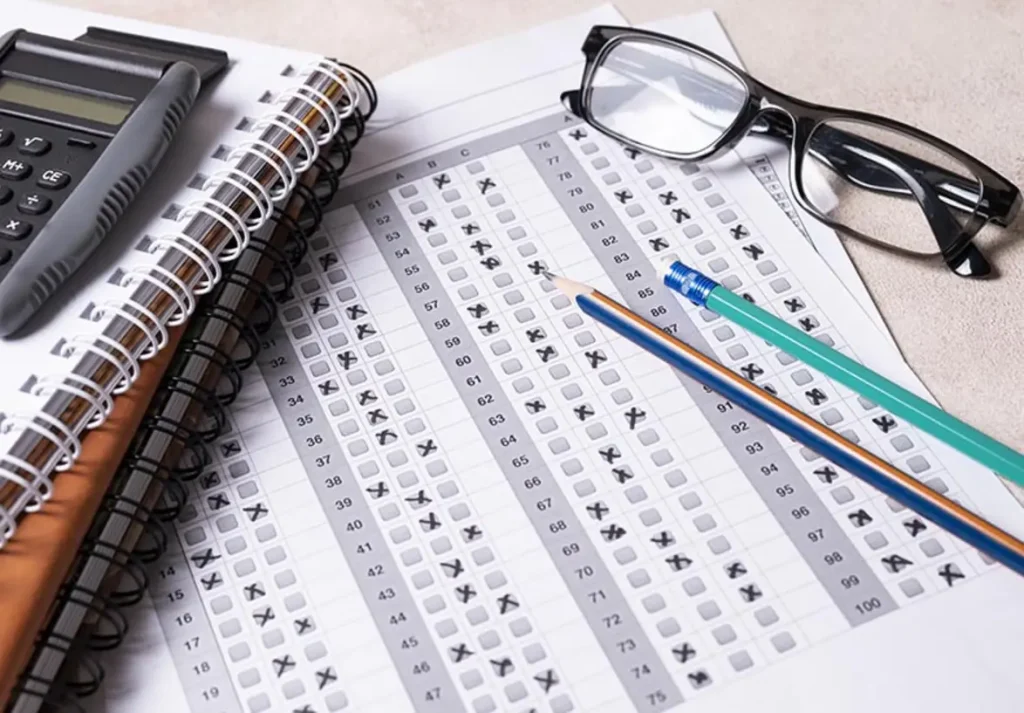 caderno de estudo alunos se preparando para concurso.