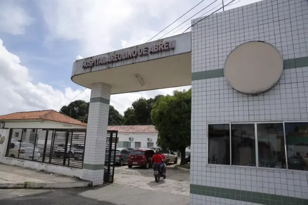 Homem de 29 anos é assassinado dentro de hospital psiquiátrico em Teresina 5 Fachada do Hospital Areolino de Abreu em Teresina, Piauí, onde paciente foi encontrado morto e corpo queimado.