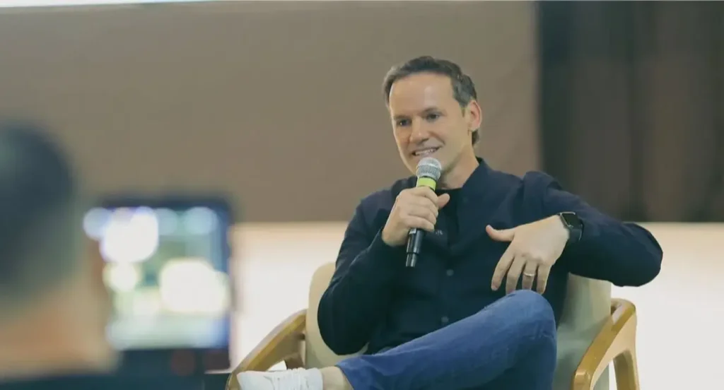 Retrato de Marciano Testa, empresário gaúcho e fundador do Agibank.