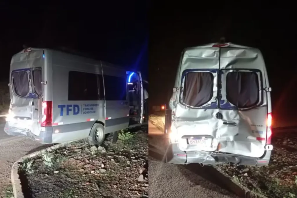 Traseira de van de transporte de pacientes danificada após colisão com caminhão na BR-407 em Jaicós, Piauí.