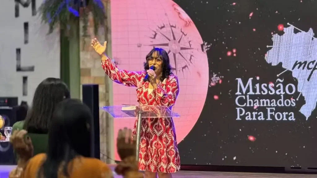 Glaúcia Rosane Tavares, pastora, cantora gospel e artista plástica