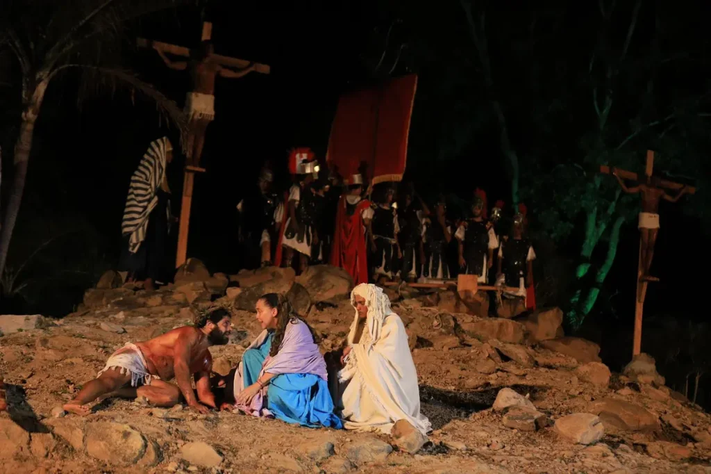 Atores encenam a Paixão de Cristo de Floriano, espetáculo teatral que se tornou Patrimônio Cultural Imaterial do Piauí.