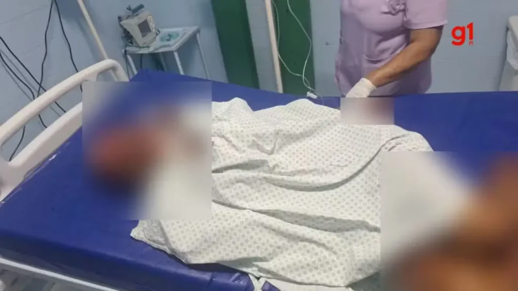 Policiais militares em Demerval Lobão durante buscas por homem que agrediu mulher com faca.