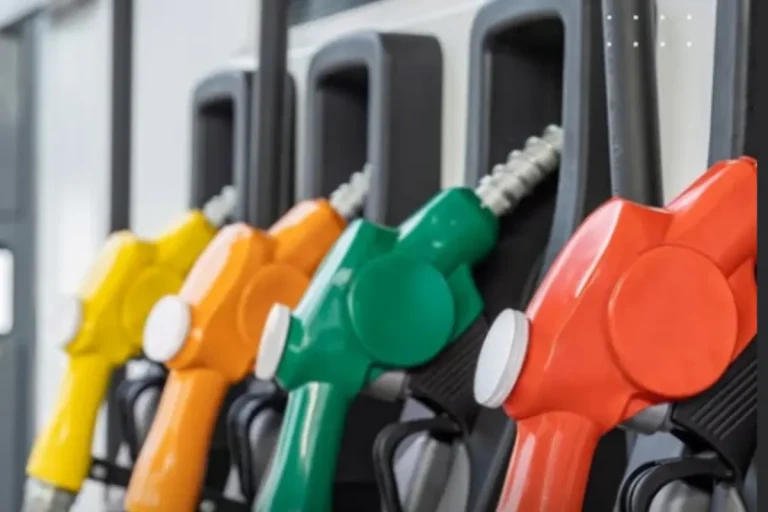Preço da gasolina sobe 2,5% no Brasil e atinge R$ 6,46 em março