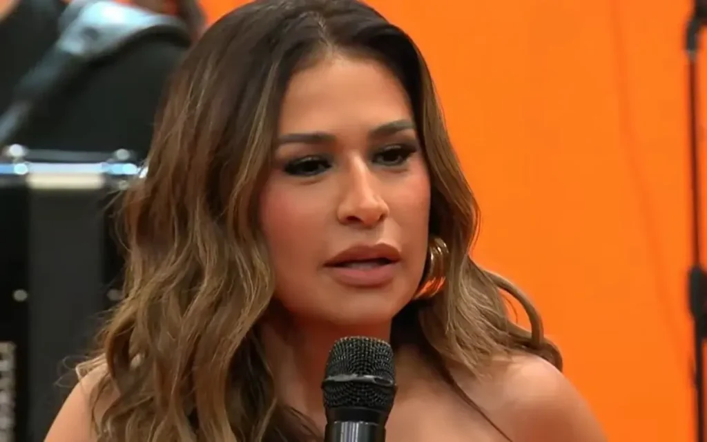 Cantora Simone Mendes em Dubai, antes de hotel ser atingido por míssil.