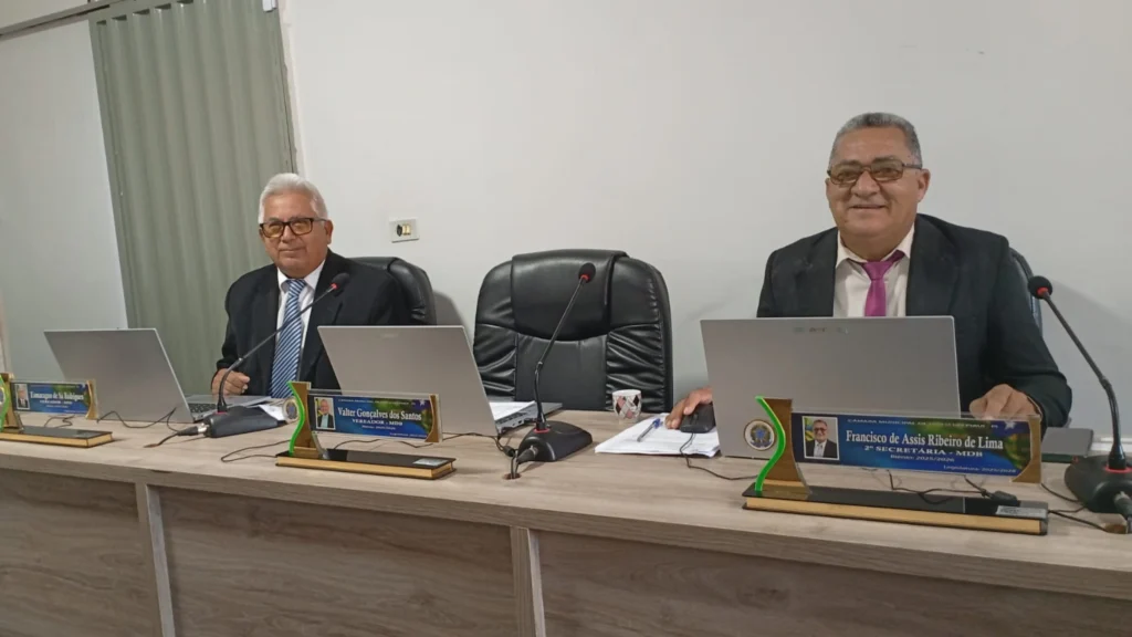 Câmara aprova títulos de Cidadão Pajeuense para três pessoas em Pajeú do Piauí 2 17dc3abb c708 4fee ab3d ca55d8d6a40b