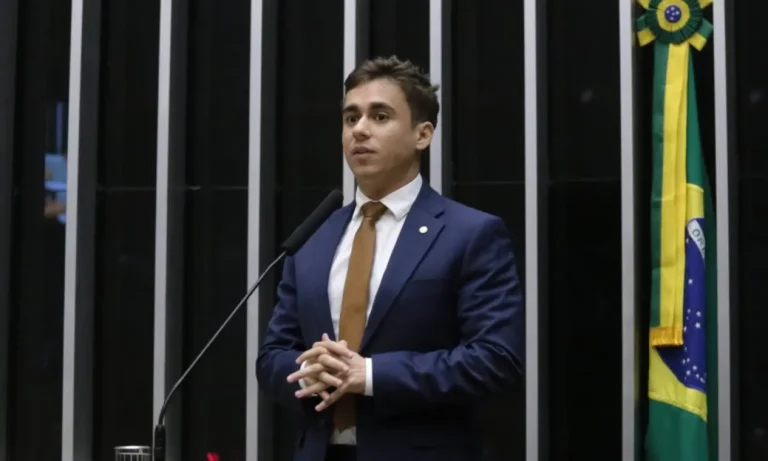 Nikolas Ferreira critica Gilmar Mendes por fala sobre sotaque de Zema
