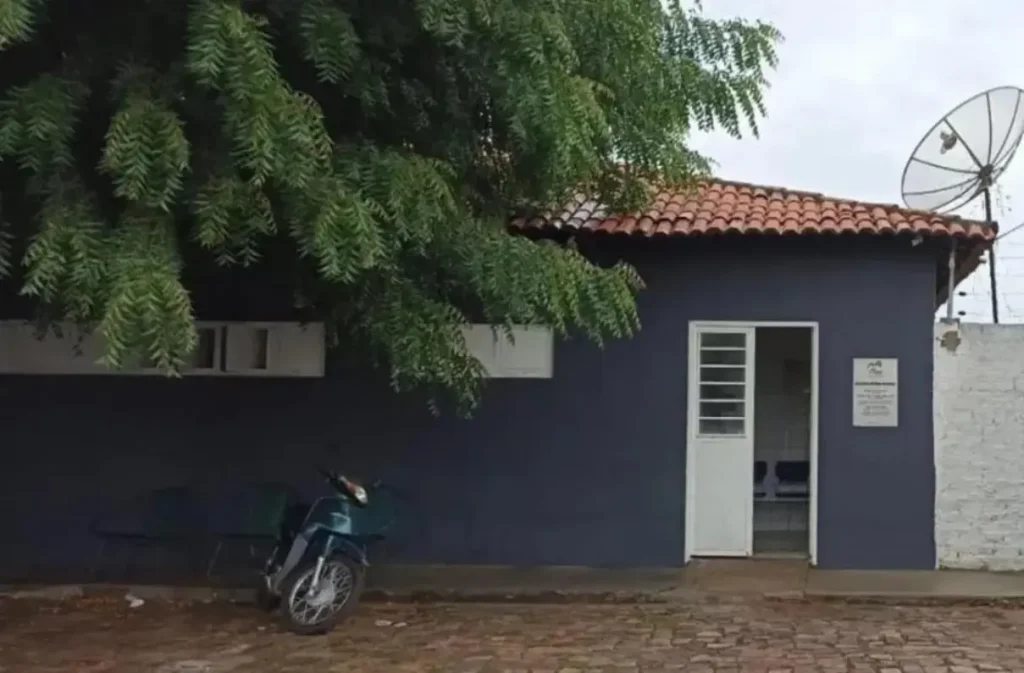Fachada delegacia da cidade de Oeiras, local onde ocorreu a tentativa de fraude bancária.